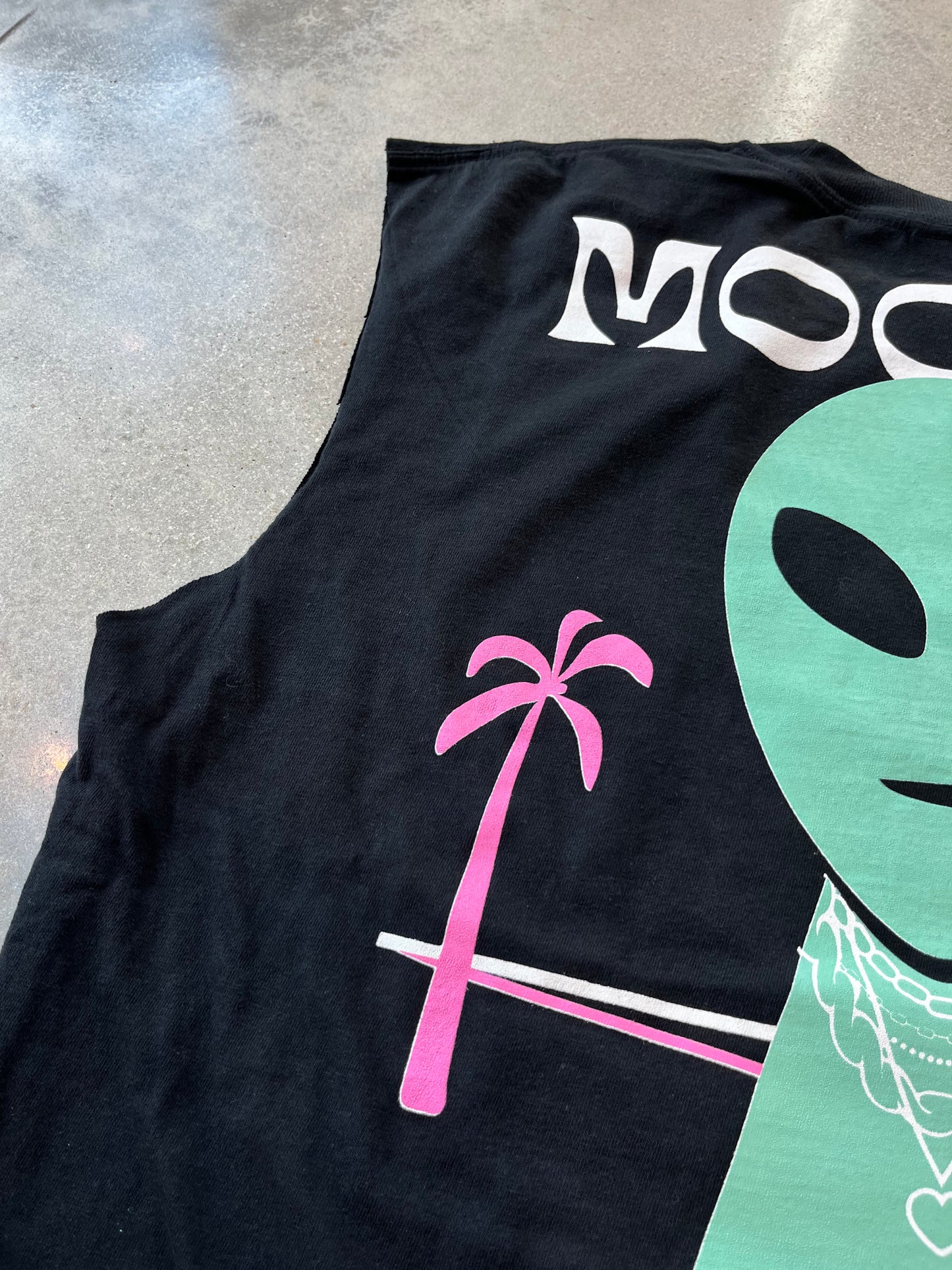 Alien T-Shirt (no sleeves)